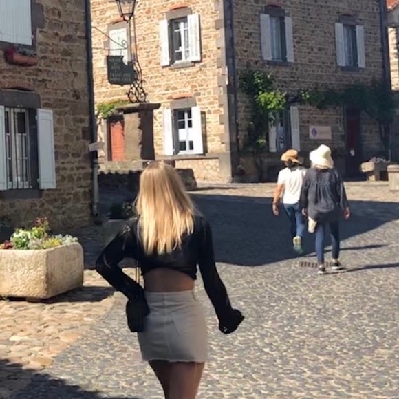 Meet your Posher, Isabella - Picture 6 of 6